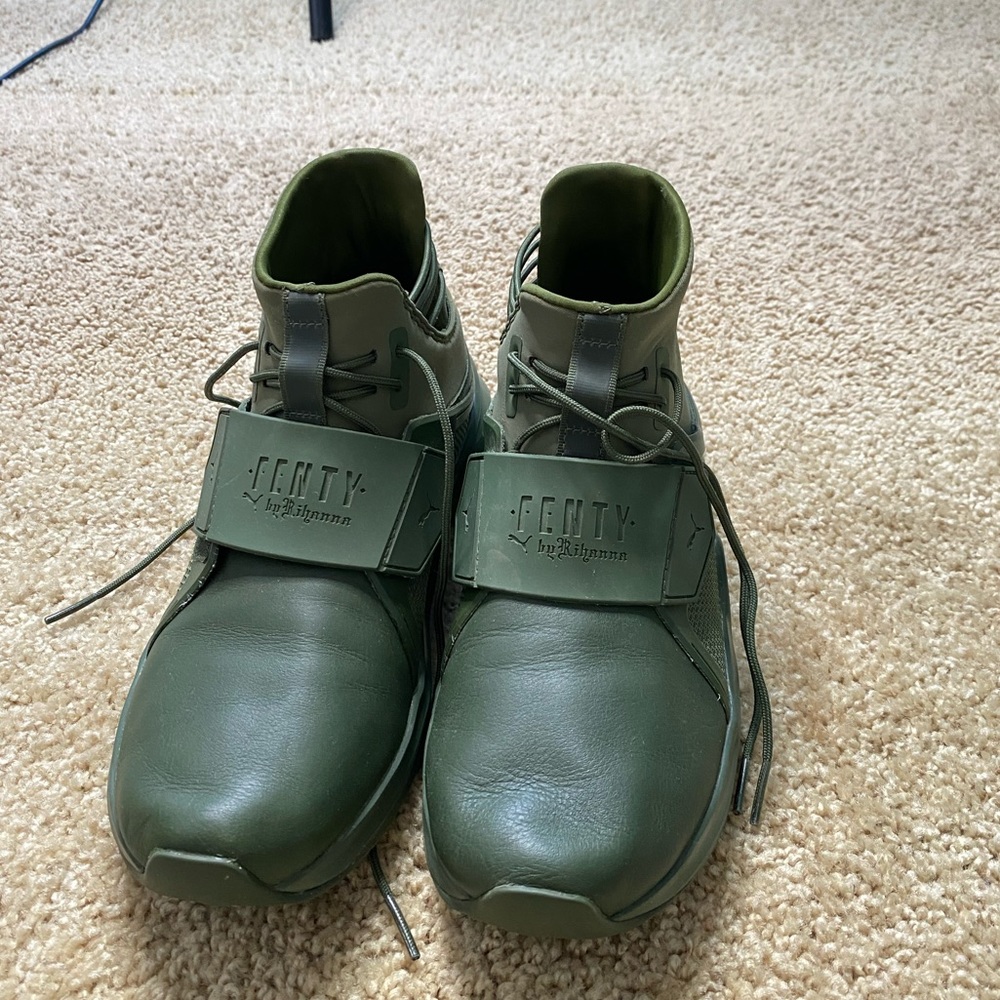 Sneakersq. Puma. Size 6.5